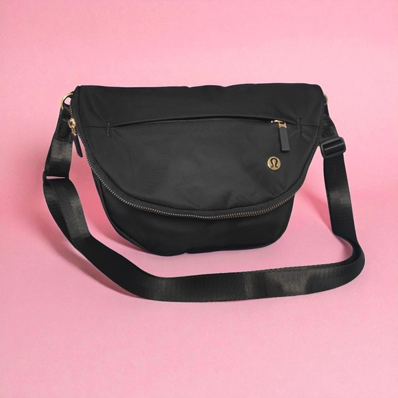 lululemon athletica Handbags - lululemon athletica Sleek Black Crossbody Bag 5L